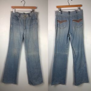 1970s Cash brand flared lighwash jeans size 33